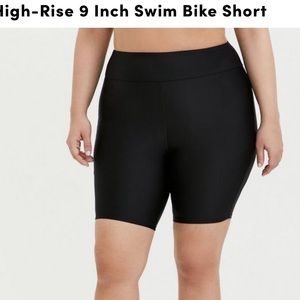 Torrid swim shorts size 3
